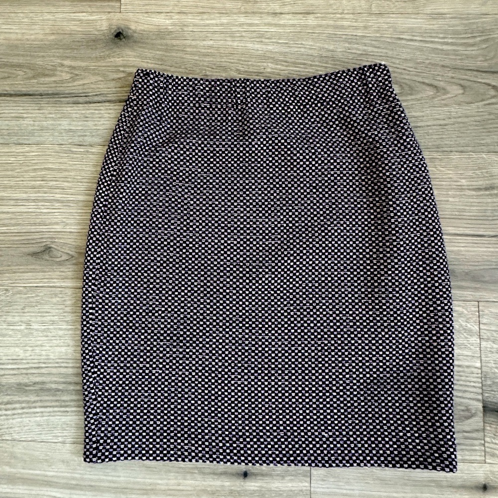 St. John Collection Lilac Black White Knit Skirt | Size 4